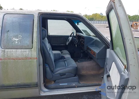 1993 Dodge Dakota from USA, damaged, VIN 1B7GG23XXPS142420